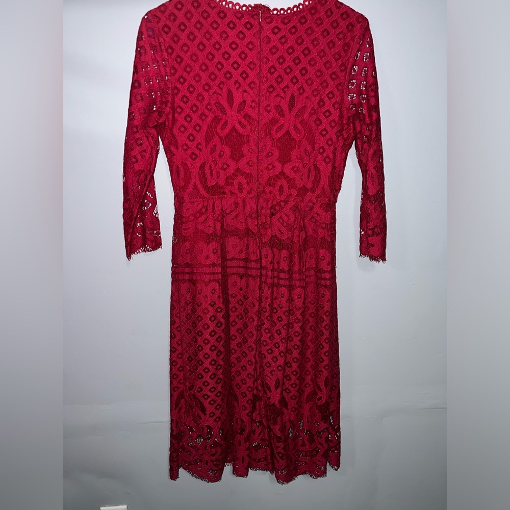 Beautiful red lace dress brand veiisar size is M - Picture 2 of 3